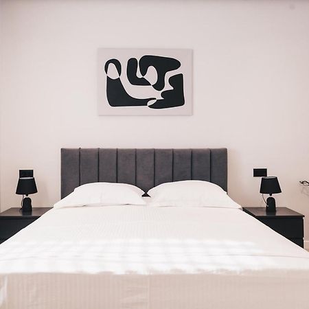 Mono Boutique Apartments Тирана Екстер'єр фото